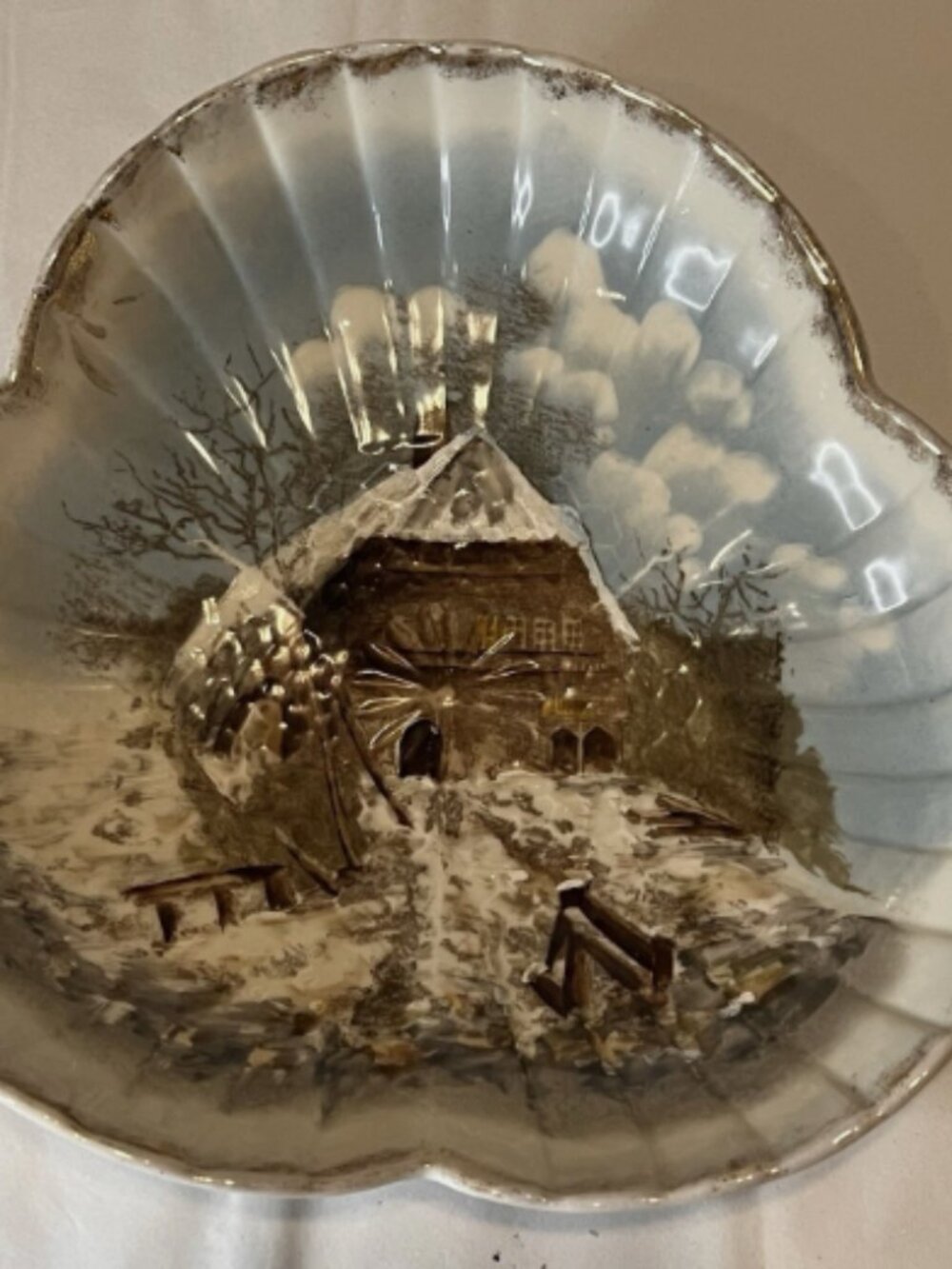 Unbranded Snow scene. Home House Porcelain Bowl. 9 ". Large 2 3/8" Deep. C2